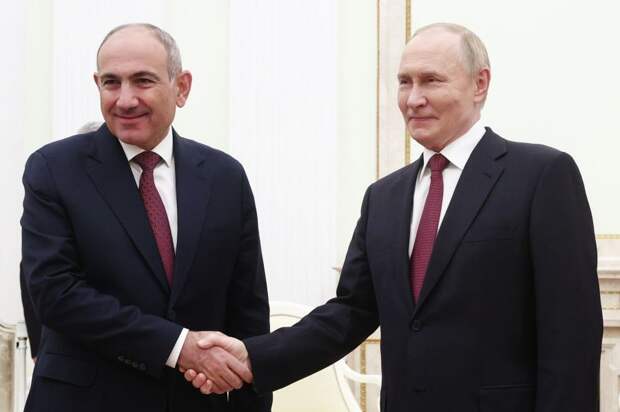 Путин и Пашинян обсудили развитие отношений России и Армении