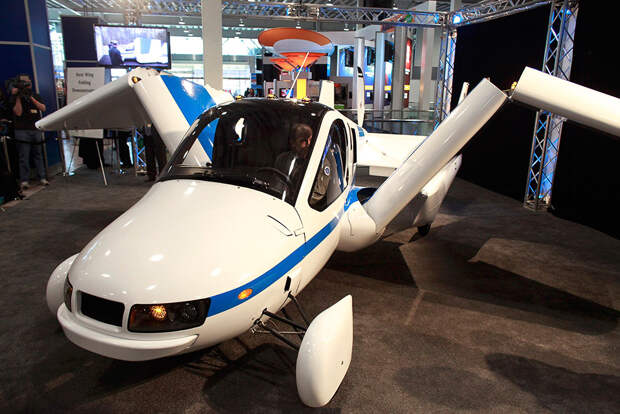 Terrafugia Transition  («Переход») — летающий автомобиль со складными крыльями