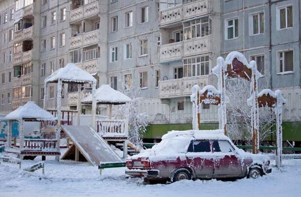 Как живут люди в самом суровом месте России вдали от цивилизации: реальные фото из Оймякона Оймякон, города, интересно, красиво, северный город, фото, якутия