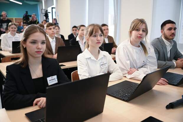 Команды из России увеличили число золотых медалей на школьных олимпиадах