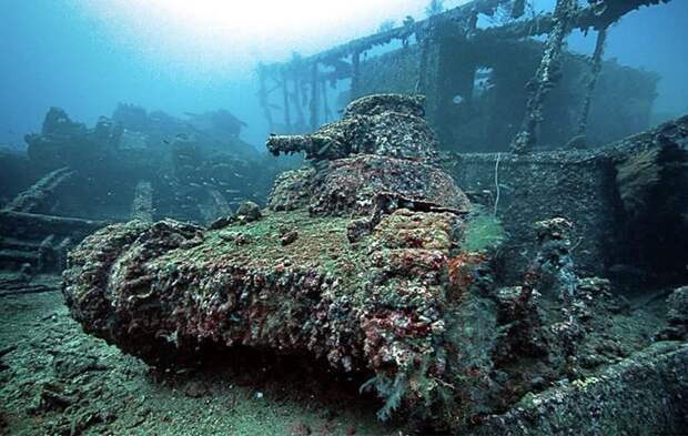 25 самых странных вещей, которые находятся на морском дне
