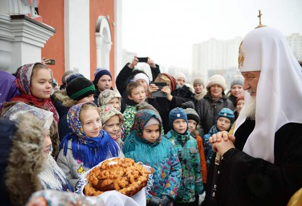 Святейший подсказал построить рядом еще одну церковь / Фото: пресс-служба Патриарха Московского и всея Руси/Сергей Власов, Олег Варов