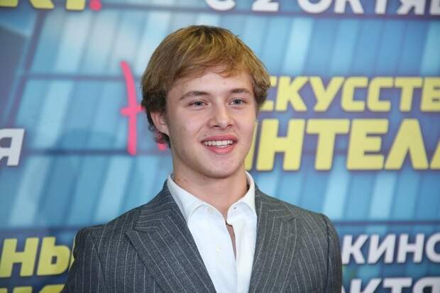 Леон Кемстач о различиях между театром и кино