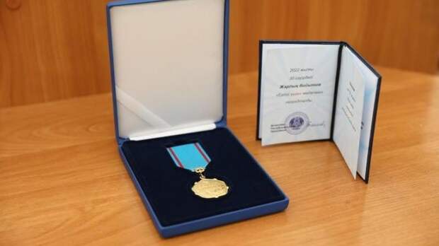 Командира отделения воинской части 3502 Актау наградили медалью «За боевые заслуги»