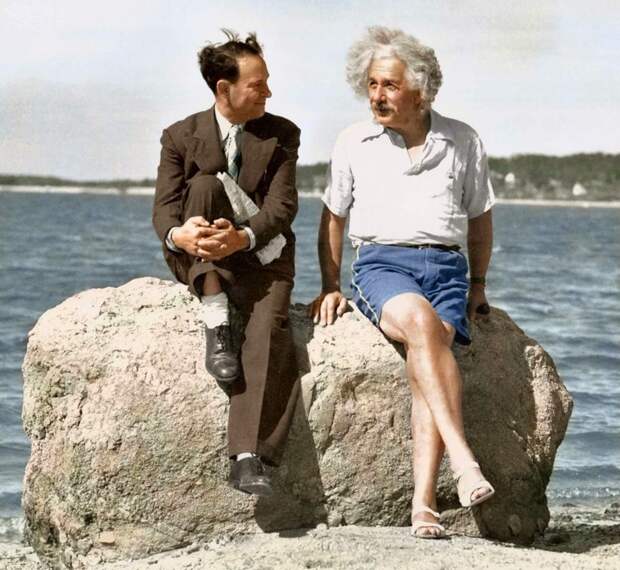 Альберт Эйнштейн, 1939 год Мерилин Монро, бикини, волочкова, звезды, знаменитости, история, купальник, пляж