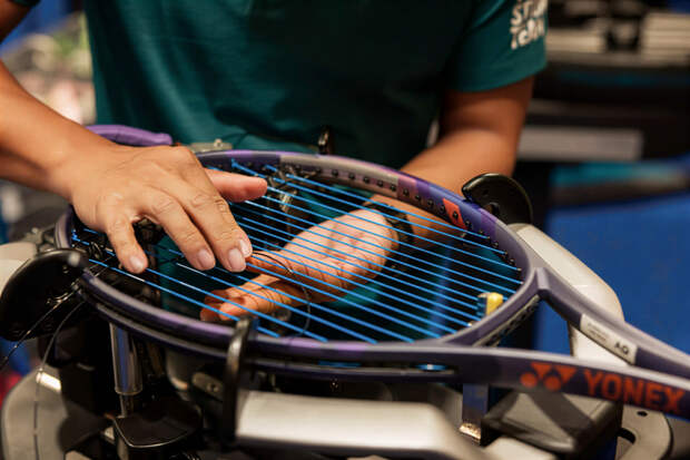 Между ударом и контролем. Почему стрингеры - ключевые фигуры в теннисе.