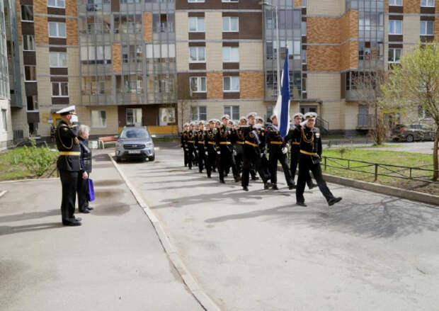 Курсанты военно-морских вузов поздравят ветеранов с Днём Победы парадами в их дворах