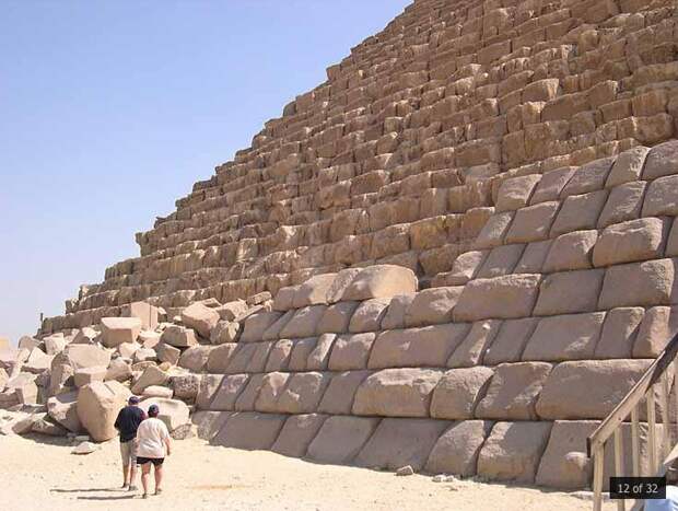Пирамида Менкаура: добыча материала или война богов?