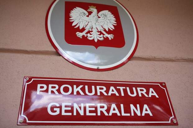 Прокуратура Польши наконец возбудила дело о нападении на российского посла 9 мая