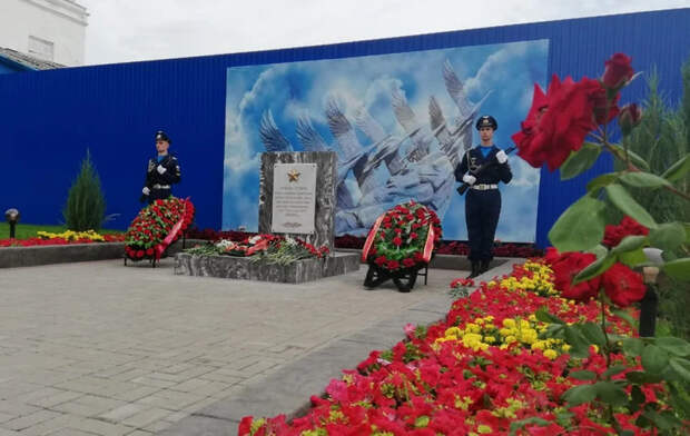 Памятный знак бойцам и командирам Красной армии, а также жителям донской столицы, погибшим в фашистском концентрационном лагере Гросс-лазарет № 192.Фото: администрация Ростова-на-Дону.