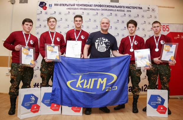 Молодёжь стоит на страже пожарной безопасности. Фото: Пресс-служба МЧС по ВАО