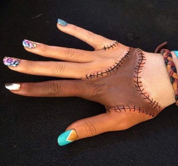 Девушка при помощи грима показала, как смотрятся разные оттенки кожи на одной руке интересно., факты, фото