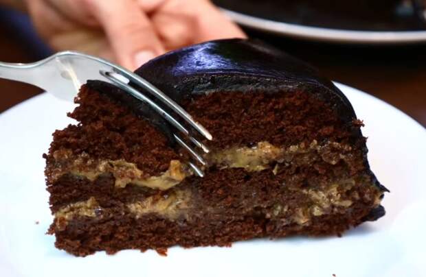 Не «Прага», но тот самый вкус: волшебный рецепт праздничного торта, который спасает, когда гости уже на пороге