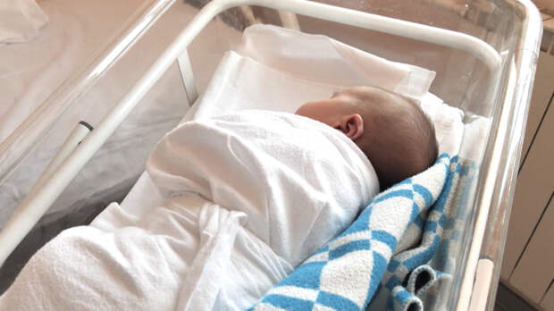 Россиянка родила мальчика весом более семи килограмм и ростом 70 сантиметров