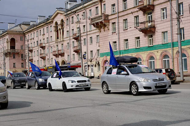 В Новосибирске прошел автопробег в поддержку «Диктанта Победы»-2026
