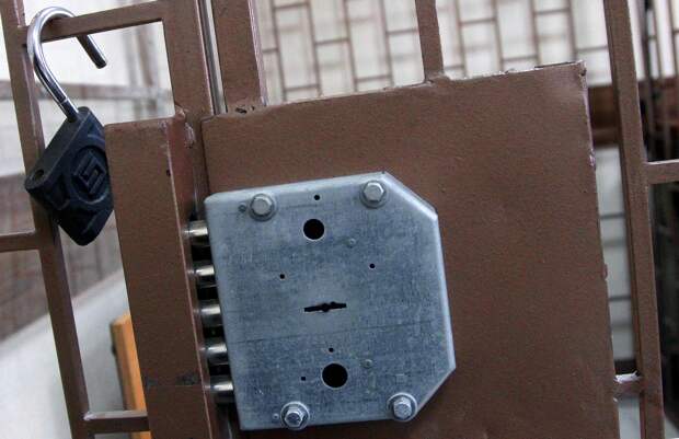 Задержание бывшего заммэра российского города связали с многоквартирным домом