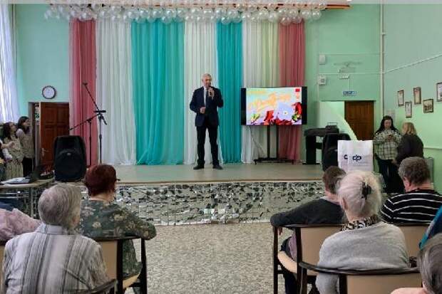 Сотрудники регионального ОСФР посетили с концертом дом-интернат ветеранов войны и труда