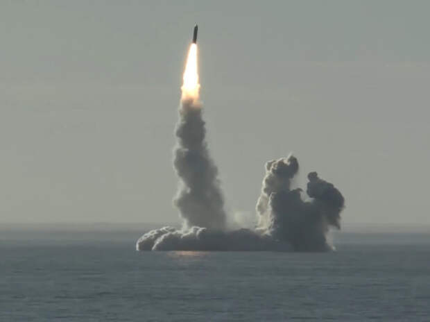 Эксперт рассказал о задачах ракетной стрельбы с подводной лодки