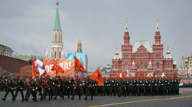 Дмитрий Песков: в Москве будут рады видеть президента Киргизии на 9 Мая