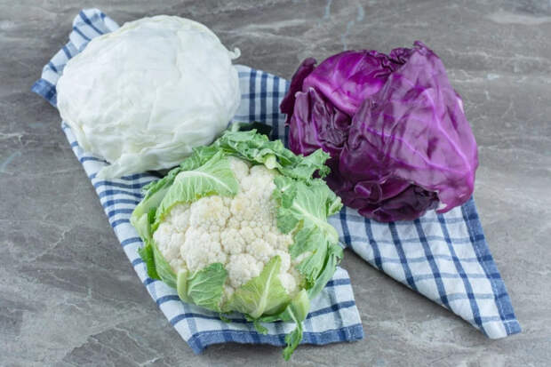 Салат, от которого капуста не залеживается: секрет легкой закуски