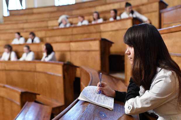 Адвокат Жорин: вузы не имеют право склонять к военной службе, угрожая отчислением
