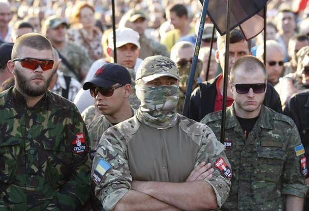 Украинский политик объяснил, для чего в Киев везут 40 000 радикалов Украинский политик объяснил, для чего в Киев везут 40 000 радикалов