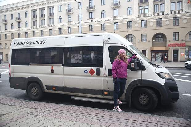 Вероника часто меняла место работы, но постоянно возвращалась вождению маршрутного такси Фото: Павел МАРТИНЧИК