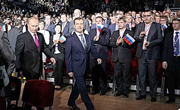 Картинки по запросу выборы 2012 путин медведев