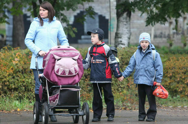 «Матерям-героиням» с 1 февраля будут выплачивать свыше 76 тысяч рублей