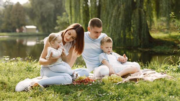 Если отпуска не будет: как развлечь себя и детей летом