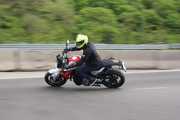 BMW F 900 R тест