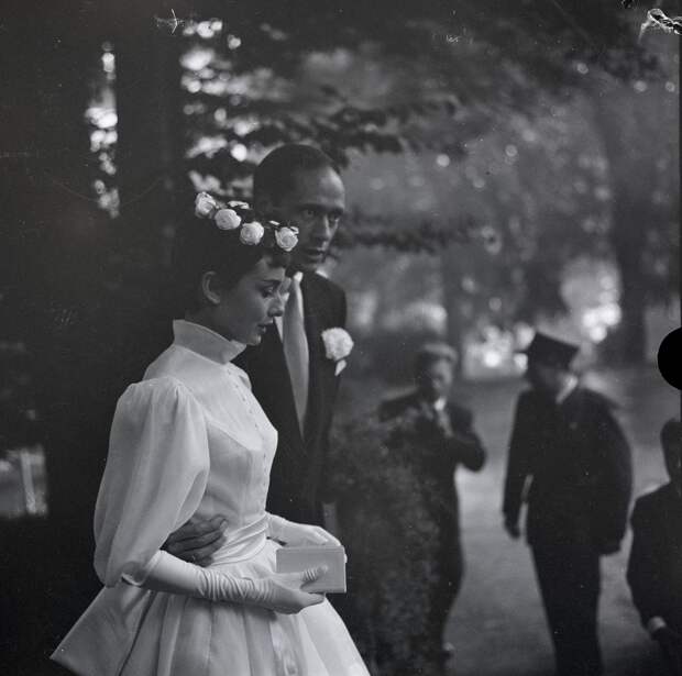 Hochzeit von Audrey Hepburn mit Mel Ferrer in der Kapelle auf dem Bürgenstock