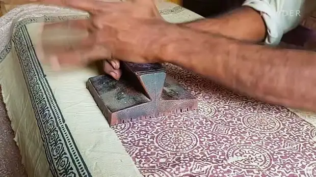 Три раза постирать, один — сварить: как делают аджраки в Пакистане и зачем дарят гостю