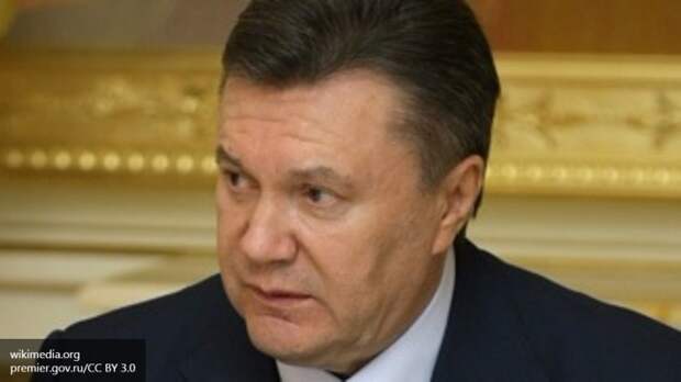 Песков рассказал, кто «выдал» Януковичу и Азарову гражданство РФ