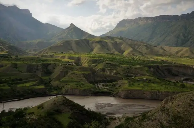 Горные крепости и укрепленные аулы Дагестана Горные крепости и укрепленные аулы Дагестана