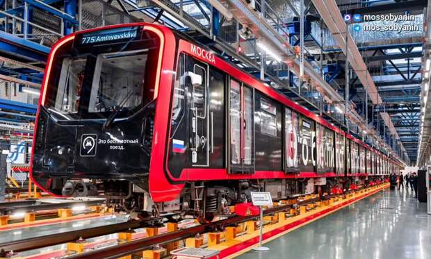 Первый в России беспилотный поезд начали тестировать в московском метро
