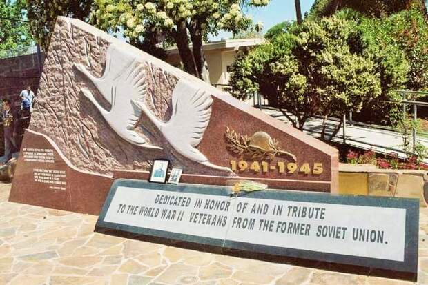 В Голливуде установлен памятник советским солдатам Великой Отечественной войны война, история, ссср, факты