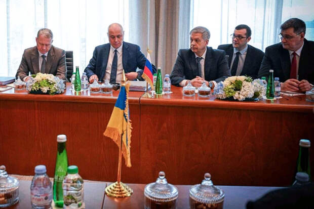 Сенатор Джабаров: Уиткофф и Кушнер пропустят переговоры в ОАЭ из-за подхода Киева