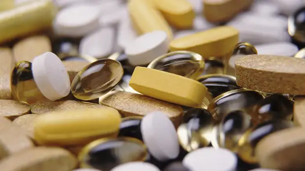 Президент Российского медицинского общества Ачкасов рассказал о пользе витаминов для профилактики COVID-19