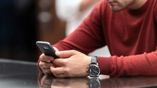 Почти половина россиян читает новости, чтобы быстрее вернуться к работе после праздников