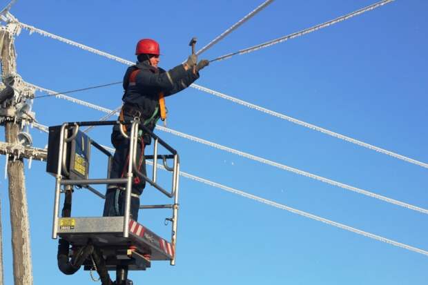 Энергетики восстановили подачу электроэнергии в дома почти 40 тысяч потребителей