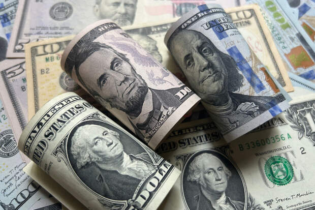 Экономист Мосягин: Россия и США не вернутся к расчетам в долларах до 2028 года