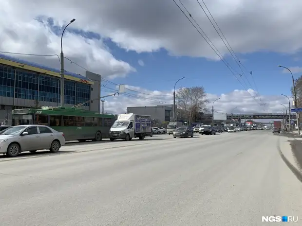 Авторедактор НГС бесплатно нашел 3 причины жуткой пробки на Станционной — на их поиск мэрия хочет потратить 600 тысяч