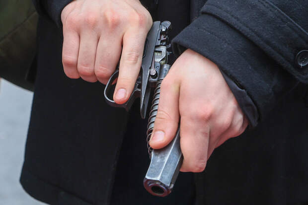 Юноша открыл стрельбу в кафе в российском регионе