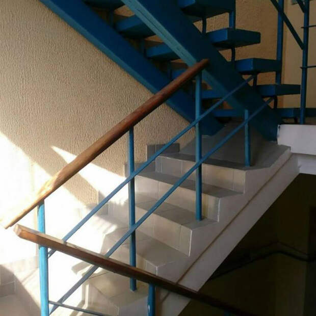 Абсурдная лестница.