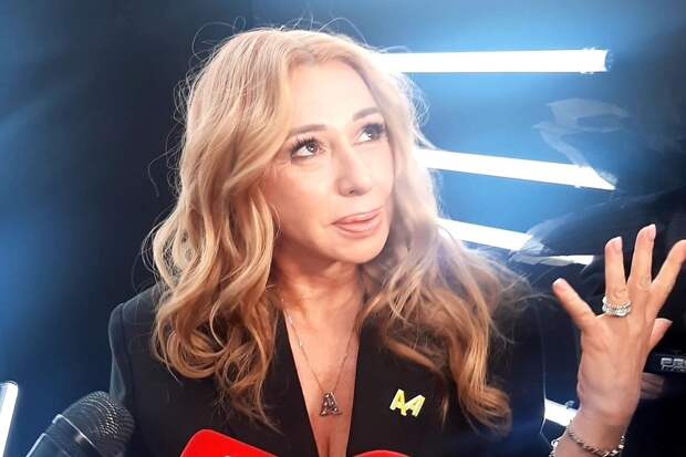 Алёна Апина вернулась из Европы и отправилась в церковь: что случилось