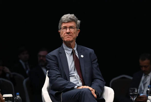 Профессор Сакс: стратегия Запада обусловлена безумными идеями по ослаблению России