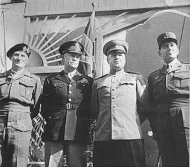 Фотобиография маршала победы Георгия Константиновича Жукова.