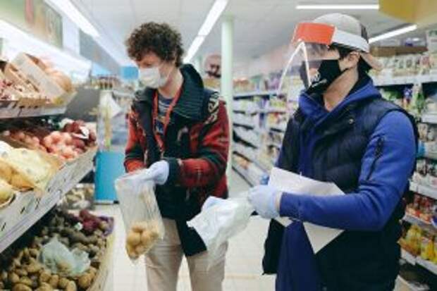 Волонтеров наградили медалями за их деятельность во время COVID-19. Фото: сайт мэра Москвы