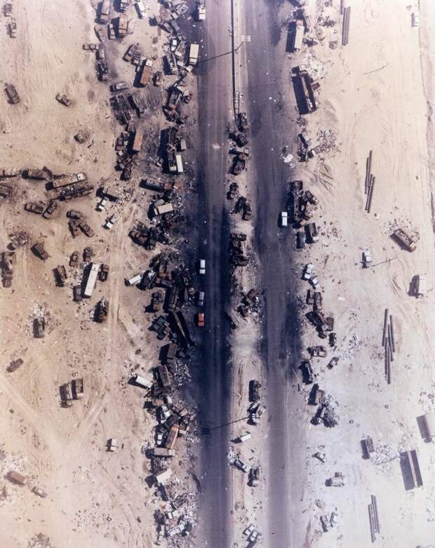 Highway of Death, The result of American forces bombing retreating Iraqi forces, Kuwait, 1991.jpg
